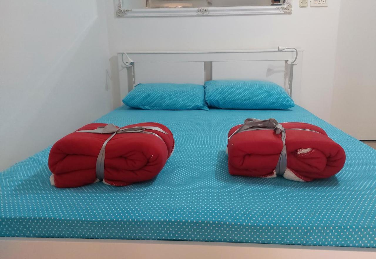 Sha La La - Charming, unique studio in a historic building next to a castle, WIFI, smart TV Bakar Esterno foto