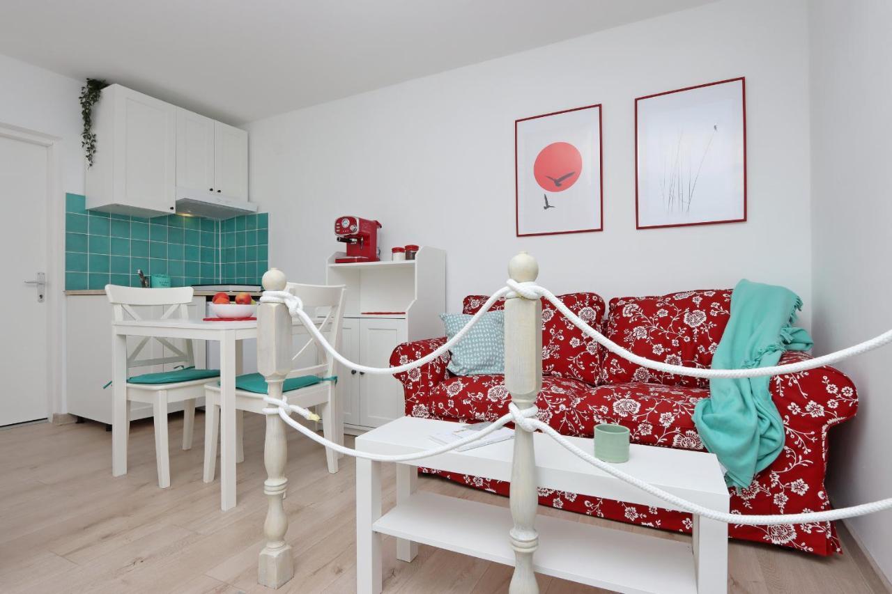 Sha La La - Charming, unique studio in a historic building next to a castle, WIFI, smart TV Bakar Esterno foto