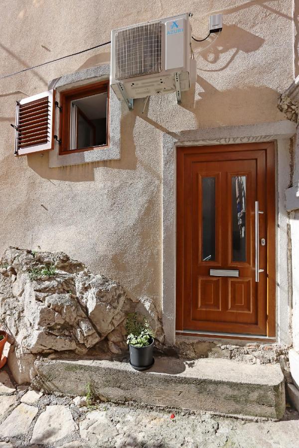 Sha La La - Charming, unique studio in a historic building next to a castle, WIFI, smart TV Bakar Esterno foto