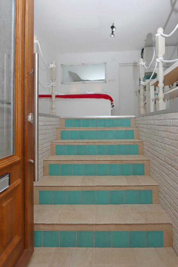 Sha La La - Charming, unique studio in a historic building next to a castle, WIFI, smart TV Bakar Esterno foto